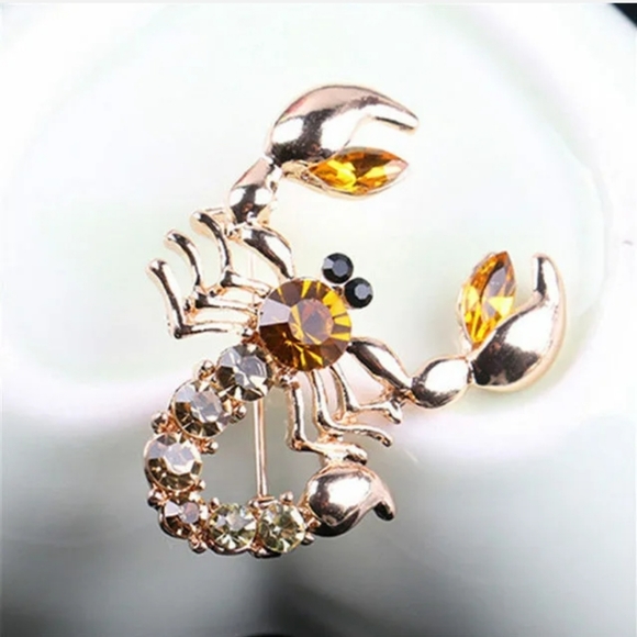 18K gold plated Orange and white crystal scorpion brooch - Picture 5 of 15